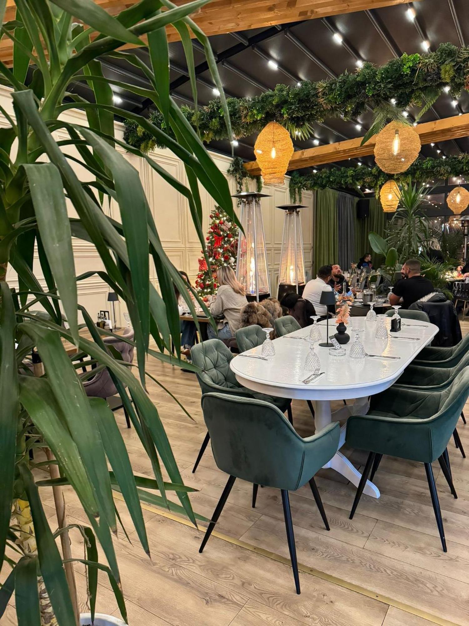 Hotel Goya Boutique Targu Jiu Luaran gambar