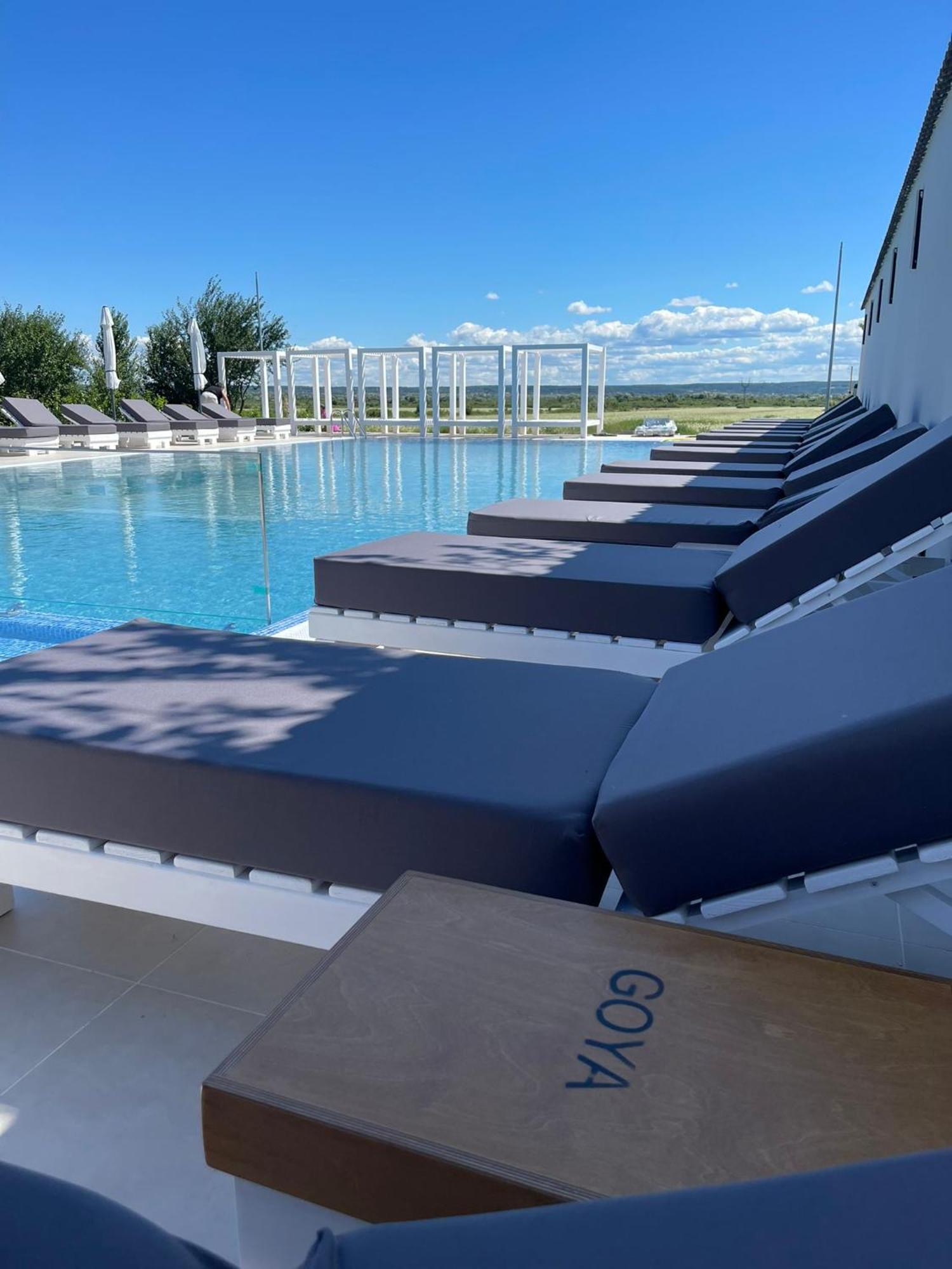 Hotel Goya Boutique Targu Jiu Luaran gambar