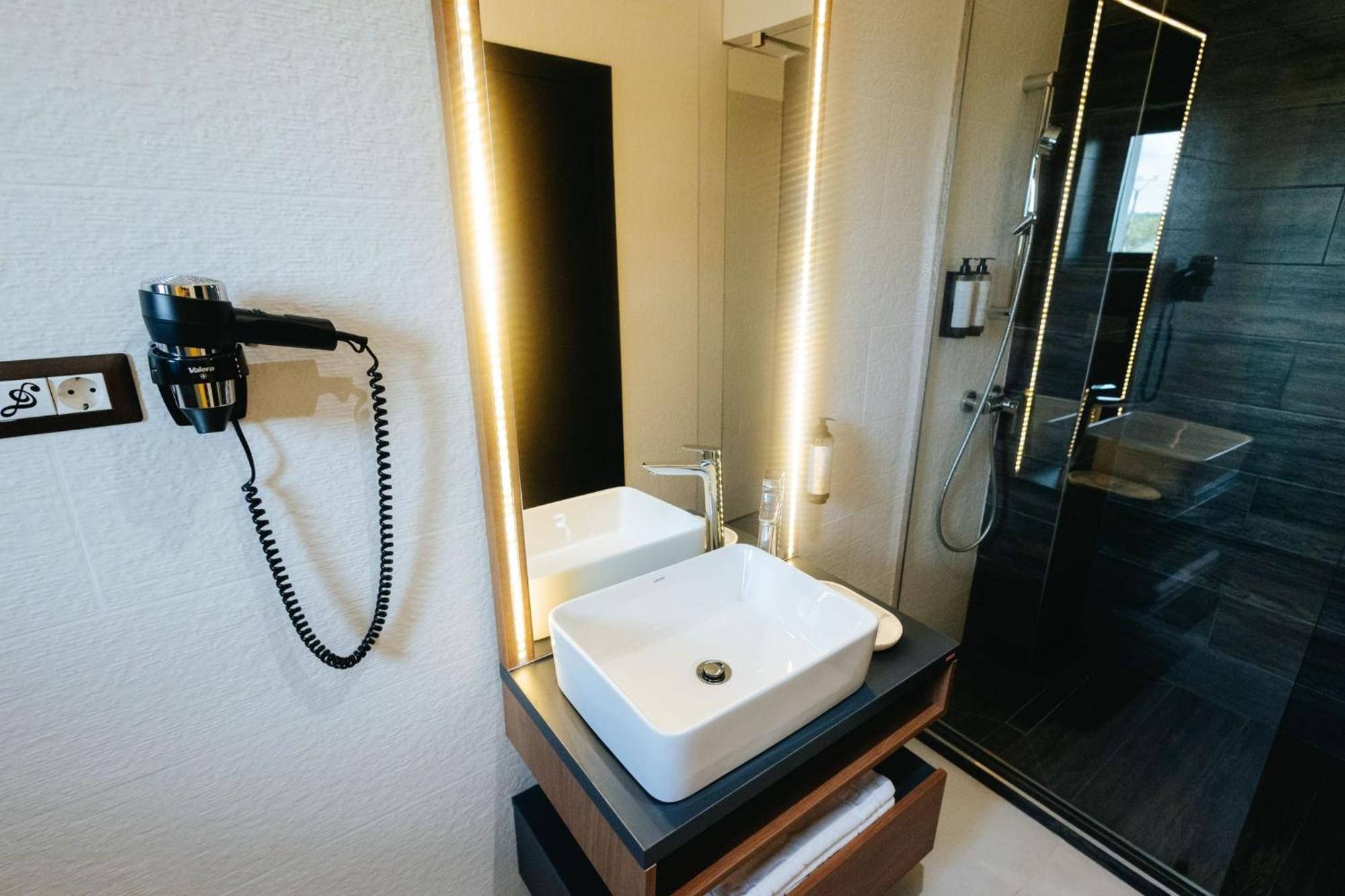 Hotel Goya Boutique Targu Jiu Luaran gambar