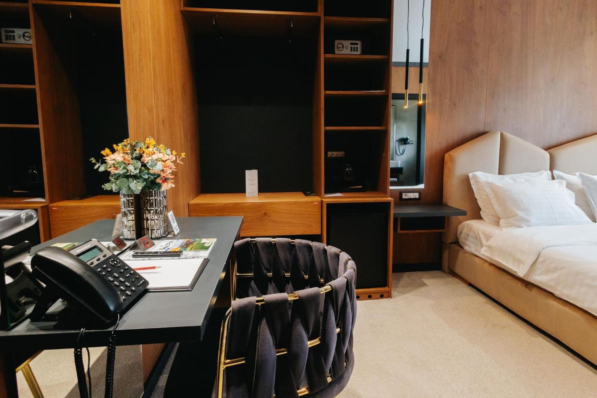 Hotel Goya Boutique Targu Jiu Luaran gambar