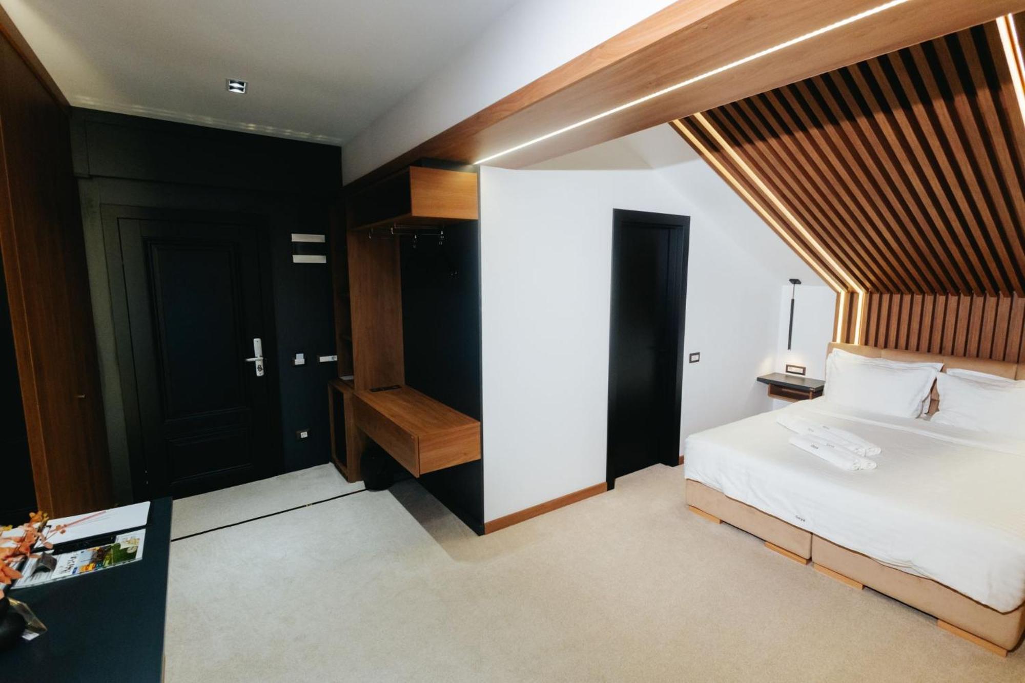 Hotel Goya Boutique Targu Jiu Luaran gambar