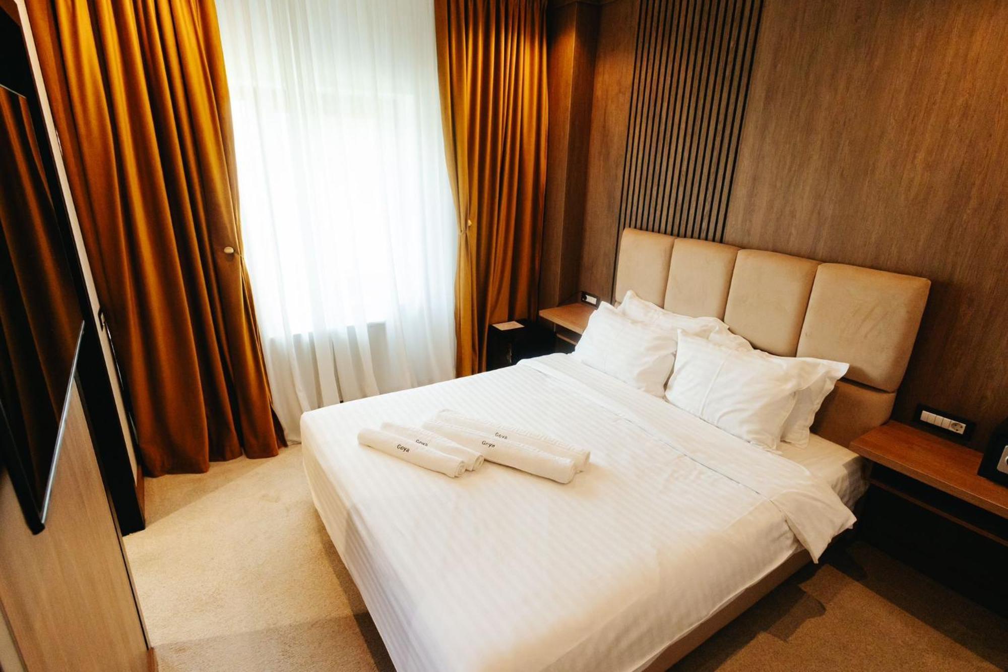 Hotel Goya Boutique Targu Jiu Luaran gambar
