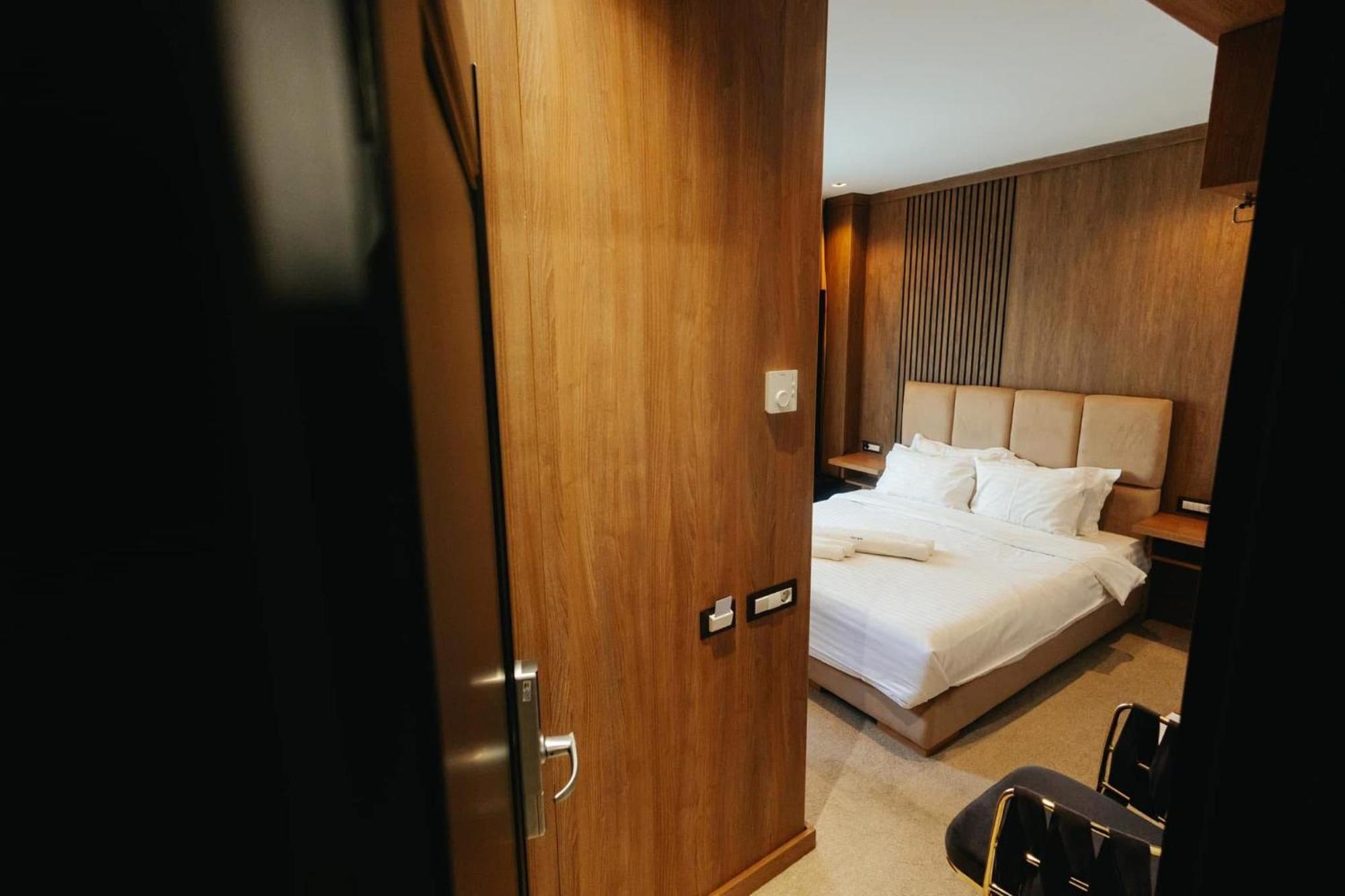 Hotel Goya Boutique Targu Jiu Luaran gambar
